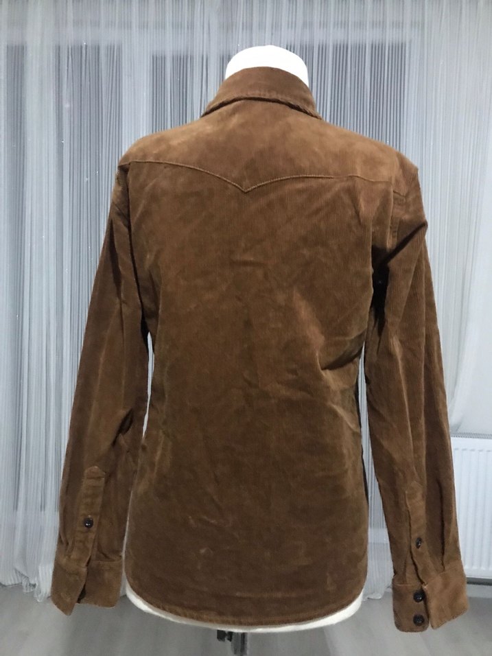 Düğmeli Kahverengi Kadife Gömlek - Görsel 2