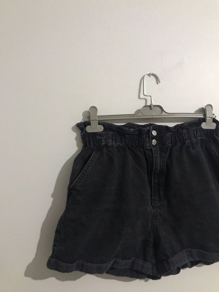 Kadın Siyah Kemerli Mini Kot Şort - Görsel 4