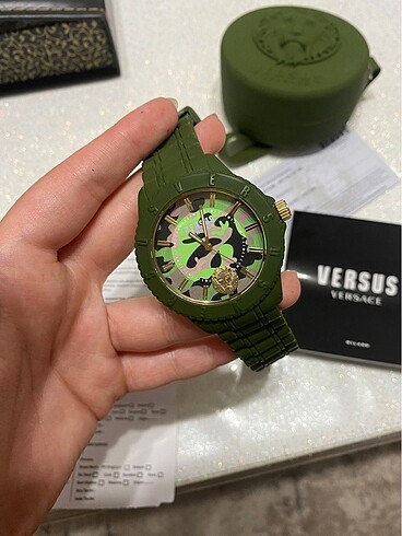 Saat versace