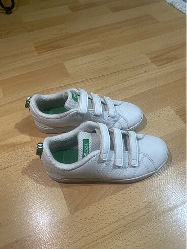 35 Beden beyaz Renk Adidas çocuk
