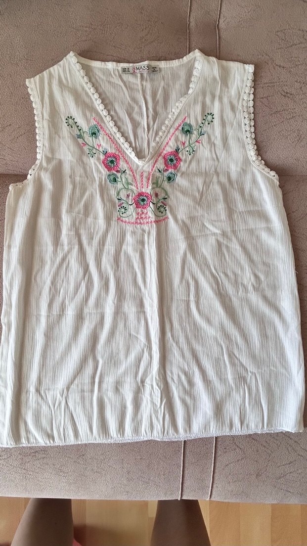 Nakışlı V Yakalı Beyaz Dantel Detaylı Bluz - Görsel 2