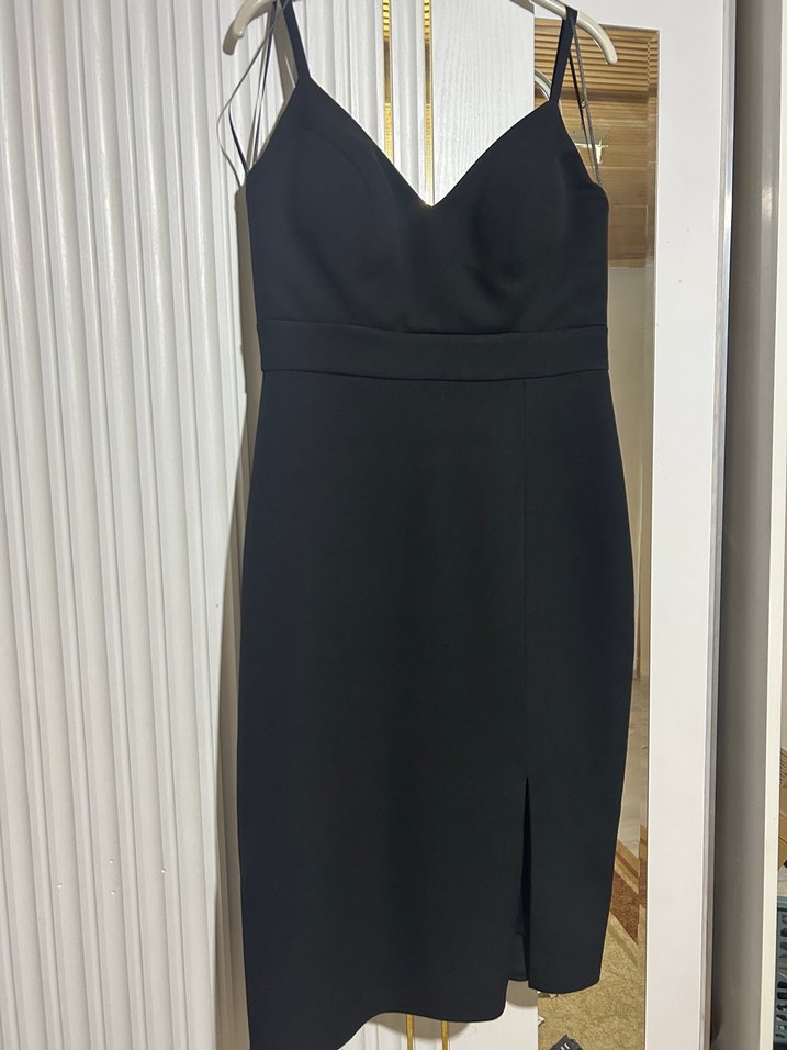 Siyah V Yaka Uzun İnce Askılı Elbise - Görsel 2