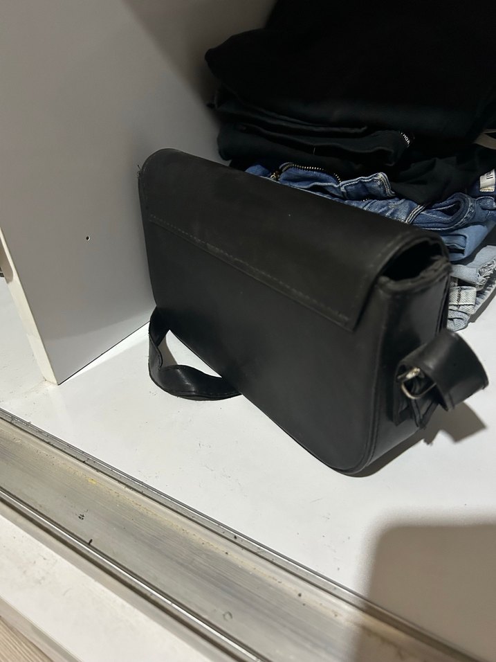 Siyah Deri Çanta - Görsel 2