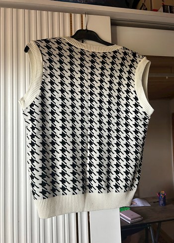 V Yaka Oversize Kazayağı Desenli Süveter - Görsel 2