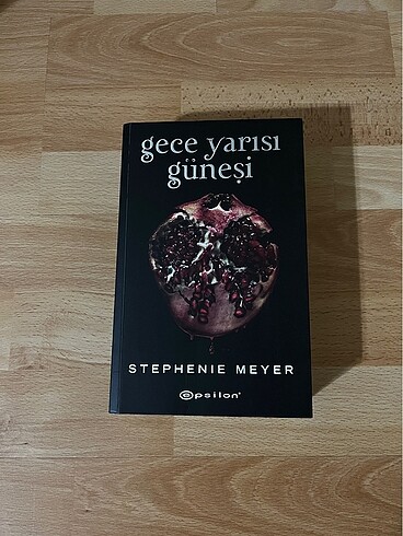 140 tl . Kitap temiz . Orjinal.