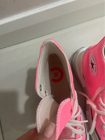 40 Beden pembe Renk Az kullanılmış orijinal pembe Converse