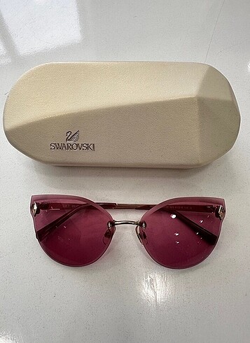 Swarovski özel tasarım pembe gözlük. ???? ürün 1 kere kullanılmı