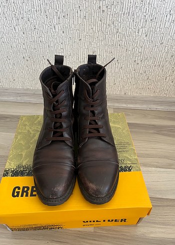 Kahverengi greyder postal