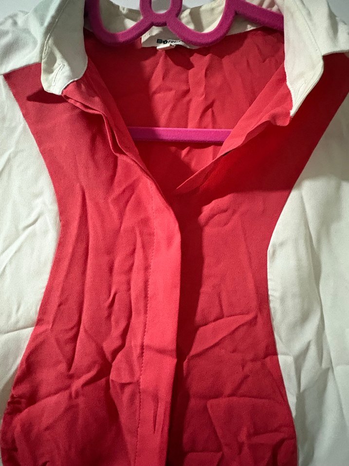 Kolsuz V Yaka Drapeli Kırmızı-Beyaz Bluz - Görsel 2