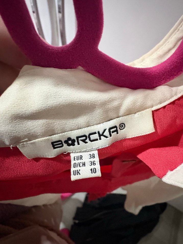 Kolsuz V Yaka Drapeli Kırmızı-Beyaz Bluz - Görsel 3