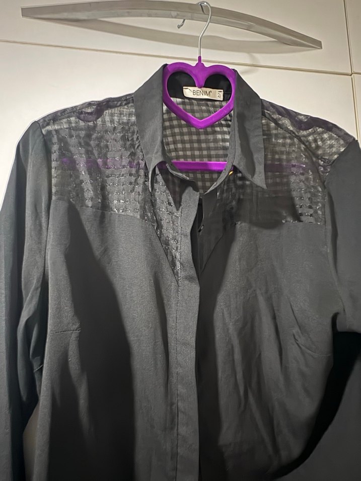 Düğmeli Siyah Gotik Kadın Gömlek - Görsel 3