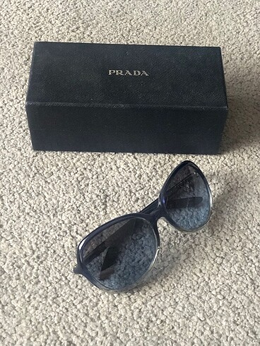 Prada Gunes Gozlugu