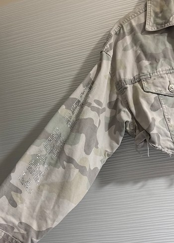 Bershka Gri Kamuflaj Desenli Düğmeli Denim Ceket