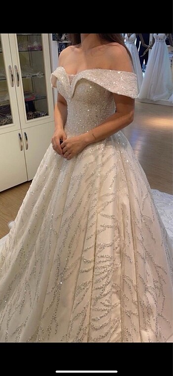 Prenses model kayık yaka gelinlik