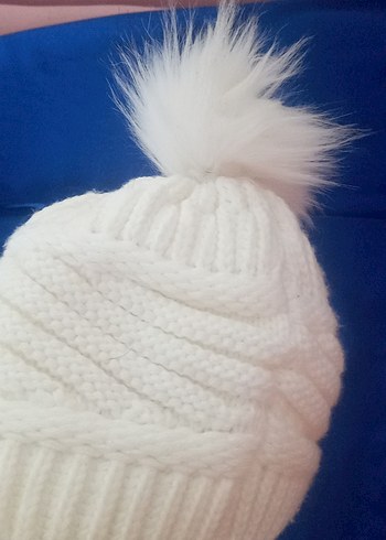 Beyaz Örgü Kadın Bere Ponponlu - Görsel 2