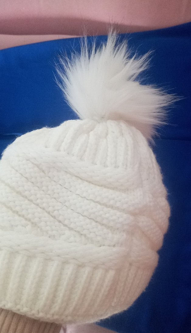 Beyaz Örgü Kadın Bere Ponponlu - Görsel 2