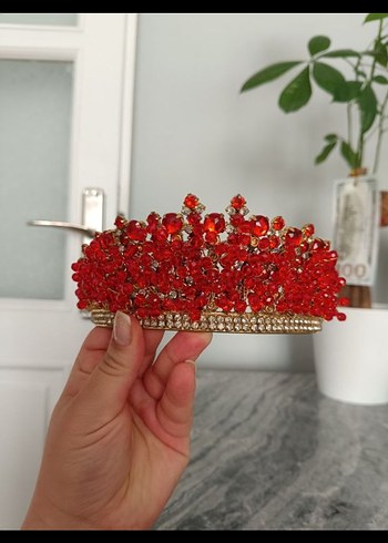 Kırmızı Boncuklu Taç Kadın Saç Aksesuarı