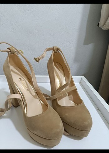 38 Beden Bej Süet Tokalı Stiletto Kadın Ayakkabı