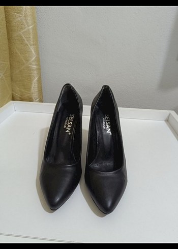Siyah Parlak Minimalist Stiletto Topuklu