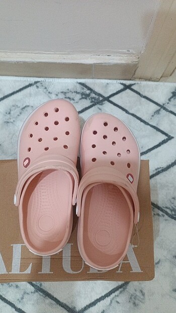 37 Beden pembe Renk Crocs