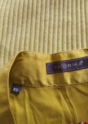 Fabrika Sarı Düğmeli Kısa Kollu Saten ipek Kadın Gömlek Xs Fabrika