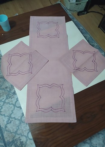 pembe sehpa takimi