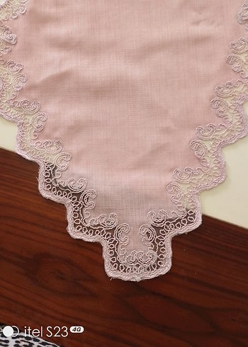 gupurlu Pembe Vintage sehpa Örtüsü - Görsel 2