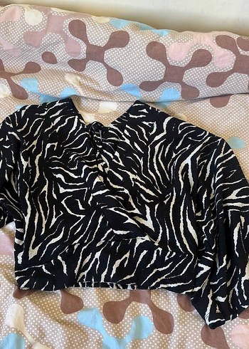 Kısa Zebra Desenli Pilili Kadın Bluz pantolon takım