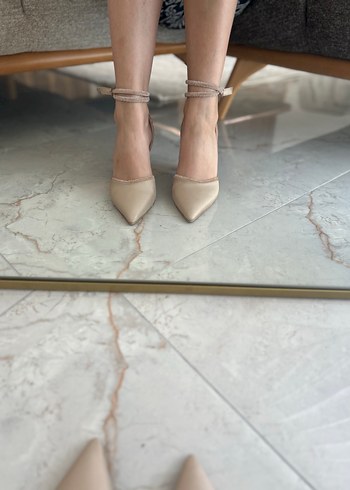 Bej Saten Stiletto Topuklu Kadın Ayakkabı