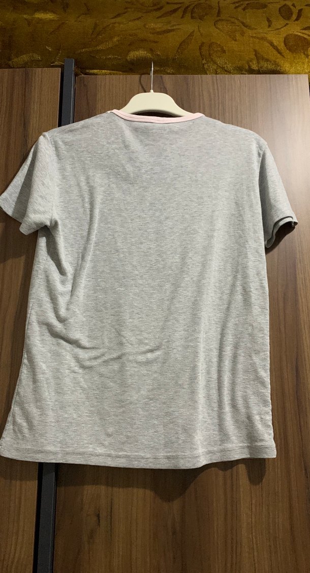 Gri Baskılı Kız Tişörtü - Görsel 3