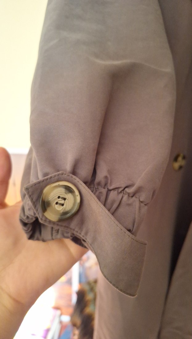 Düğmeli Bej Kadın Trençkot - Görsel 3