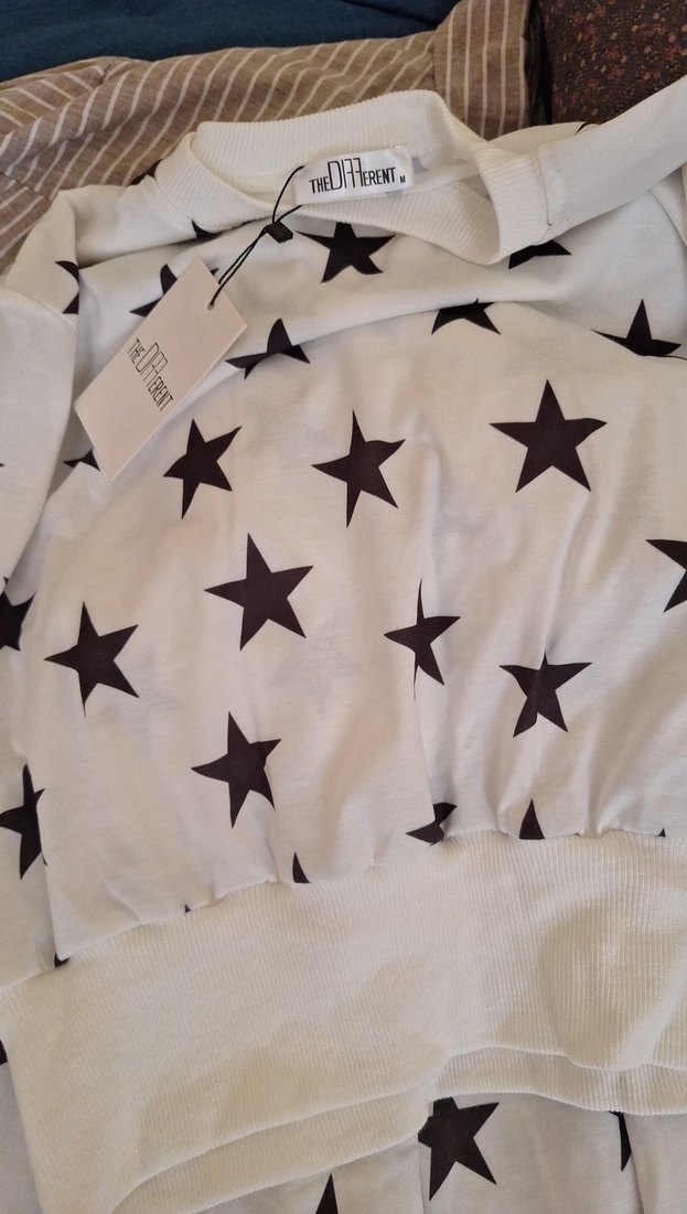 Uzun Kollu Beyaz Yıldız Desenli Kadın Pijama Takımı - Görsel 2