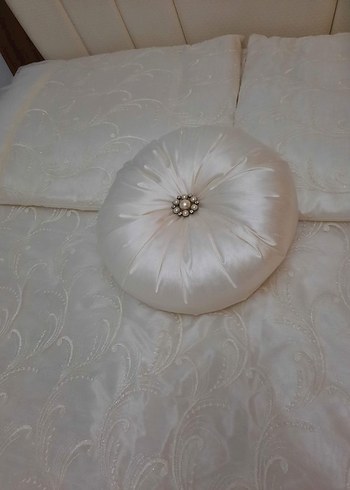 İşlemeli Beyaz Yatak Örtüsü - Görsel 5