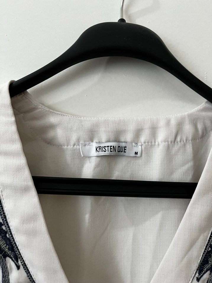 Bohem İşlemeli V Yaka Kolsuz Mini Gömlek - Görsel 3