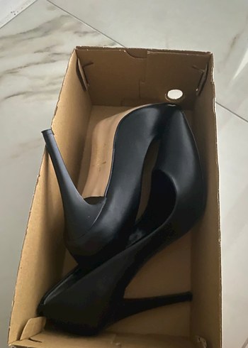 Kadın Siyah Stiletto Topuklu Ayakkabı