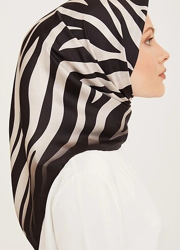Beden siyah Renk Armine İpek Eşarp 7901 09 Twill İpek