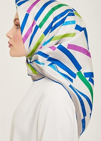 Armine Armine İpek Eşarp - 9101 02 - Sura - 24 Yaz
