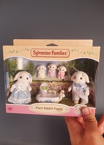  Sylvanian Families Flora Tavşan Ailesi 5735