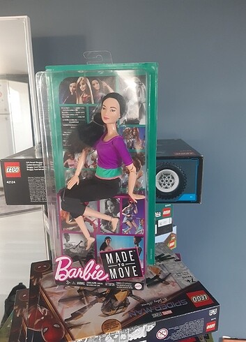Barbie Sonsuz Hareketler Bebeğı Çekik göz