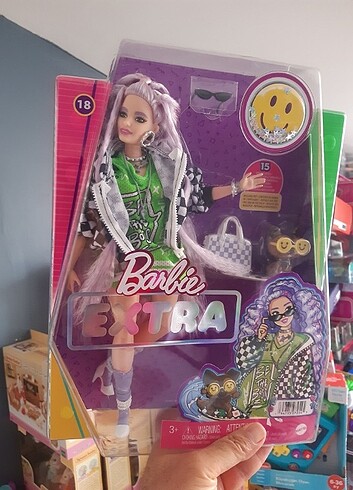 Barbie Extra Spor Ceketli Bebek HHN10