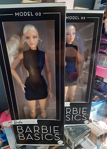 Barbie Basics Koleksiyon Bebek Sarışın 2