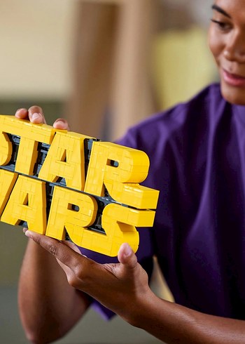 Diğer LEGO Star Wars Parçalarla Yapılan Star Wars Logosu Levhası 75407