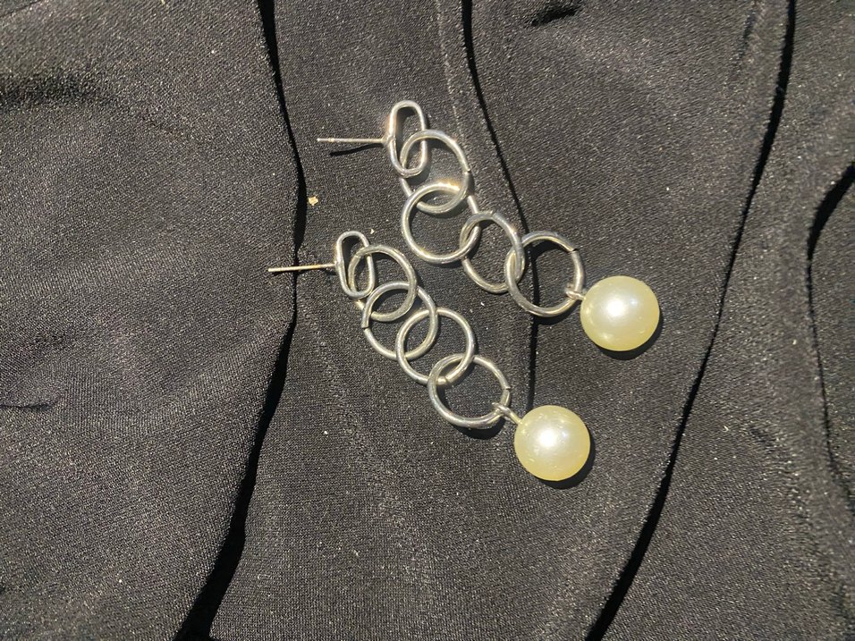 Gri Parlak Midi Sekilli Kadın Küpe - Görsel 4