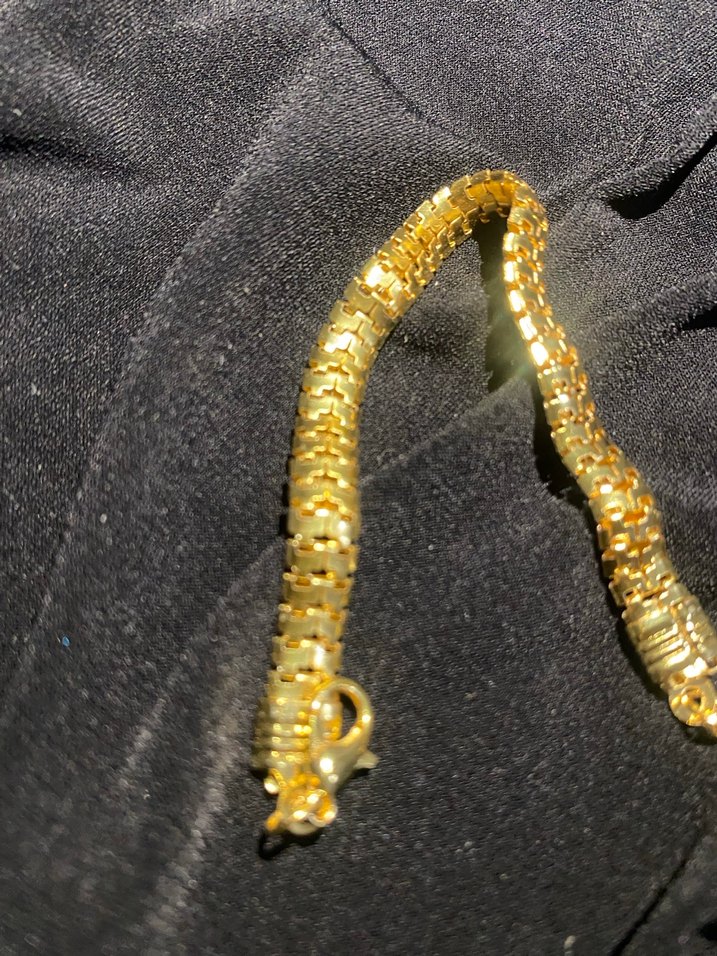 Zincir Detaylı Altın Renk Kadın Bileklik - Görsel 5