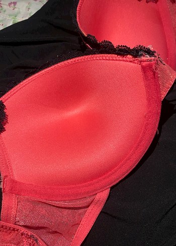 Kırmızı Vintage Gotik Desenli Sütyen - Görsel 4