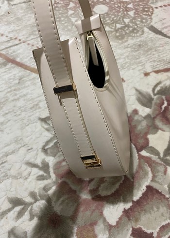 Krem Deri Tokalı Parisli Kadın Çantası - Görsel 3