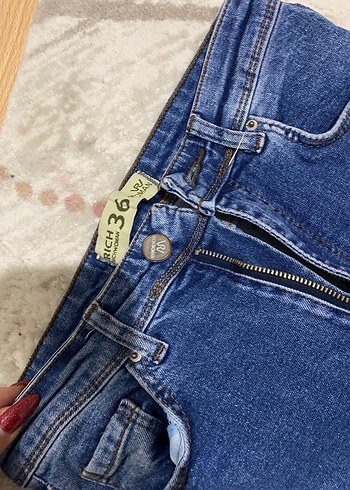 Gri Tonlu Bağlama Desenli Düğmeli Kadın Kot Pantolon - Görsel 4