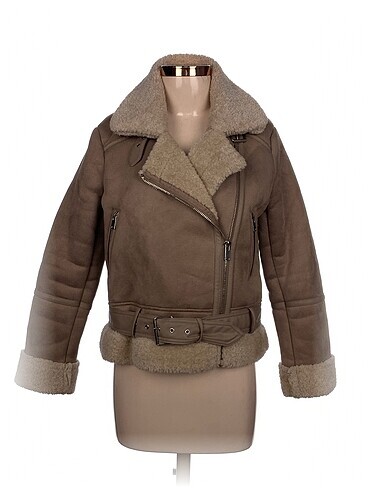 Stradivarius Mont %70 İndirimli.