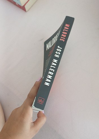 Beden Renk Malorie - Josh Malerman