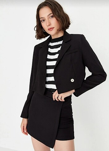 Siyah Crop Blazer Ceket